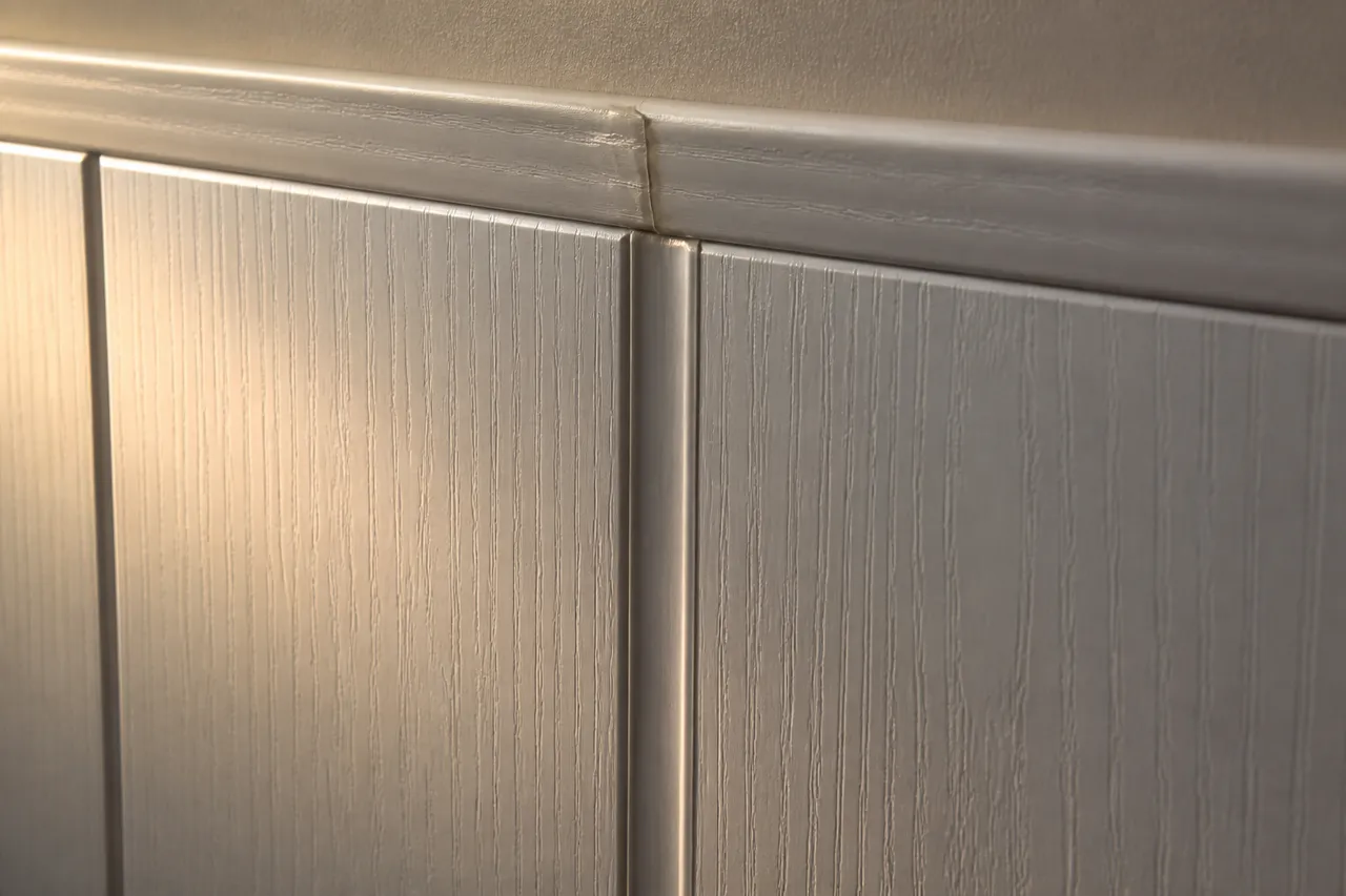 defecte lambriuri PVC apartament